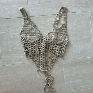 Edikted crochet tan top